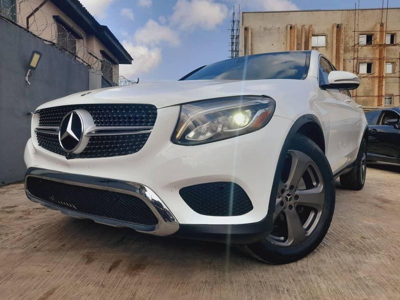 Thumbnail 4 of 2019 Mercedes-Benz GLC-Class